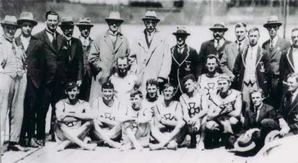 1924 Murray Bridge Crew after winning the Test Race