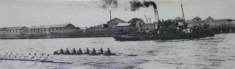 1901 Champion Eight entering the river