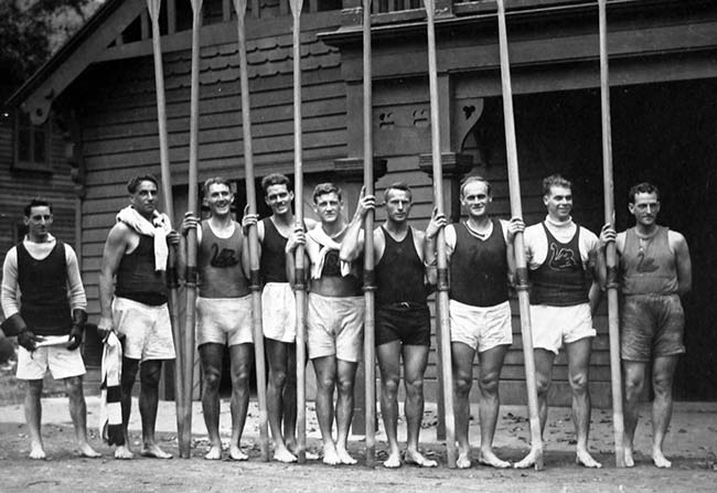 WA men's crew