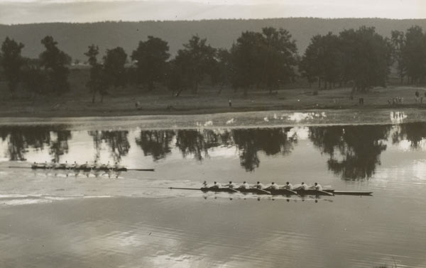 1947 race finish at Penrith