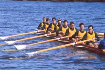 1983-M8-training-in-Australia